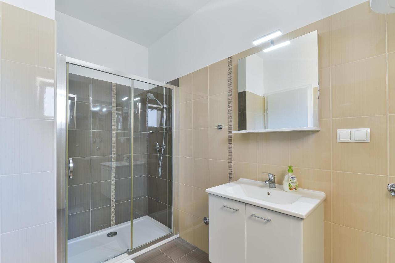 Apartments By The Sea Nin, Zadar - 13172 外观 照片