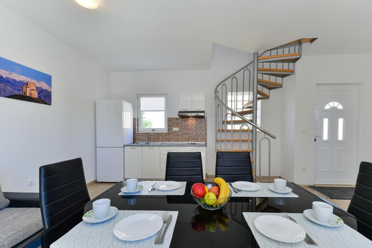 Apartments By The Sea Nin, Zadar - 13172 外观 照片