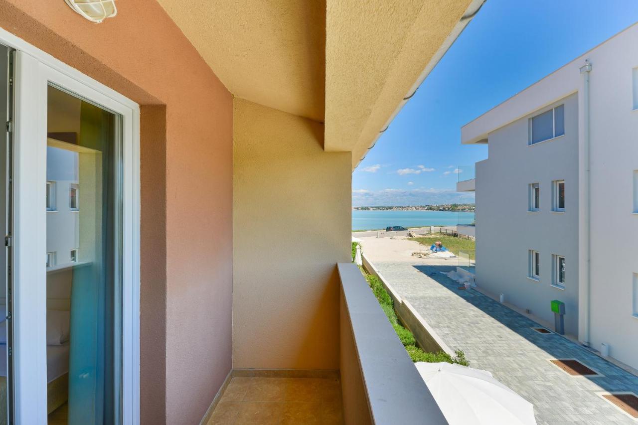 Apartments By The Sea Nin, Zadar - 13172 外观 照片