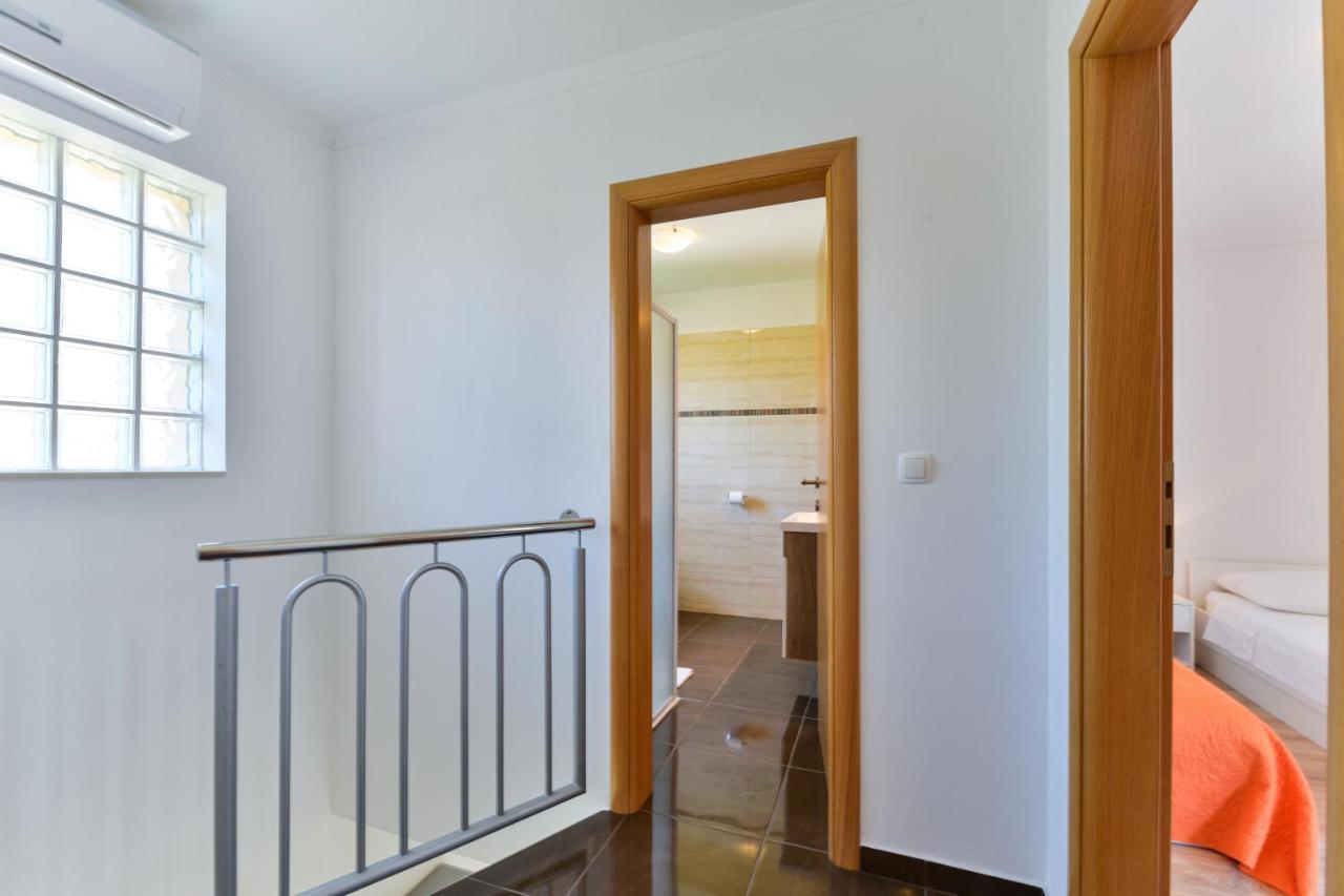 Apartments By The Sea Nin, Zadar - 13172 外观 照片