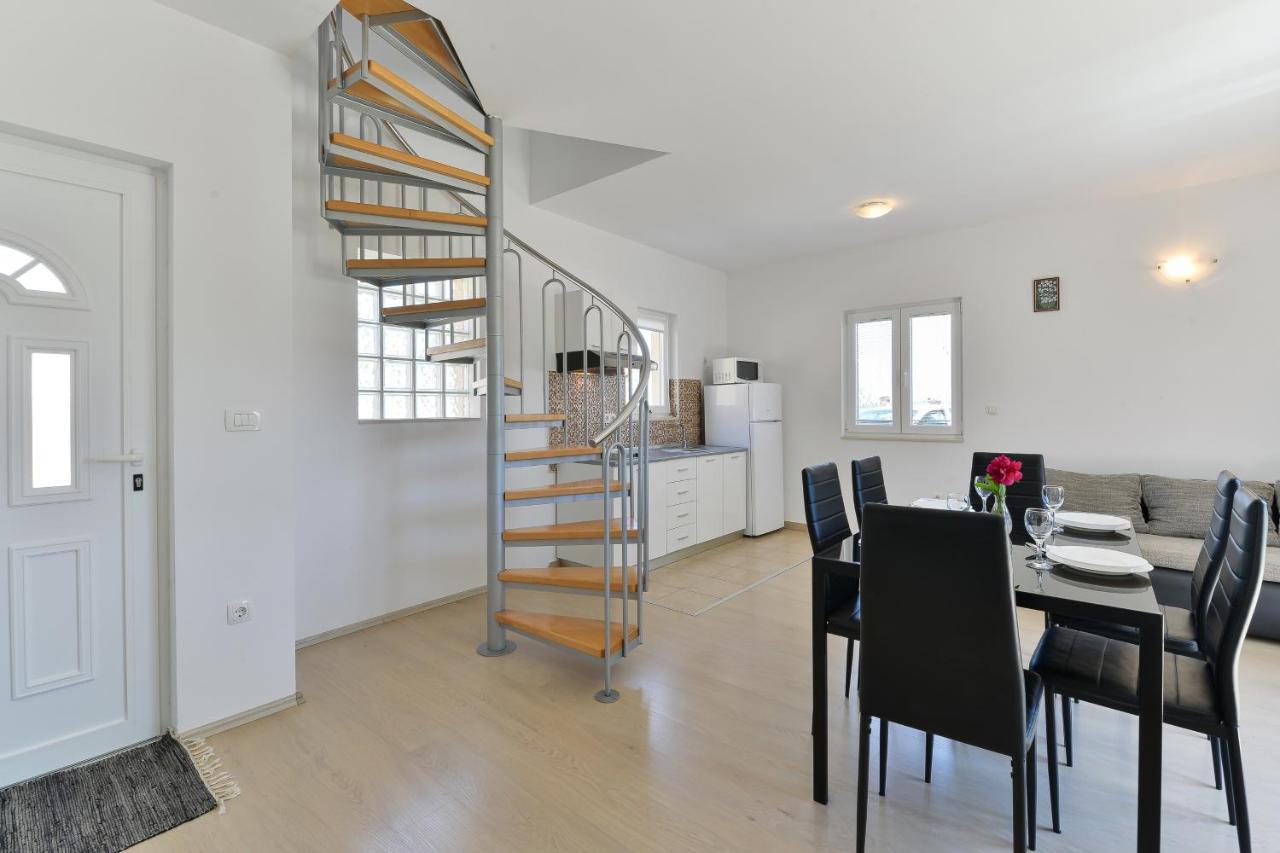 Apartments By The Sea Nin, Zadar - 13172 外观 照片
